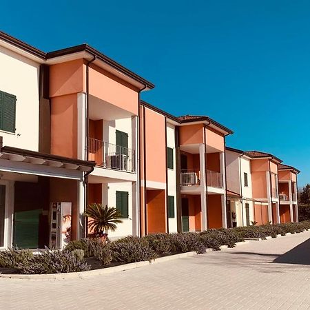 Rta La Pineta Aparthotel Sarzana Exterior photo